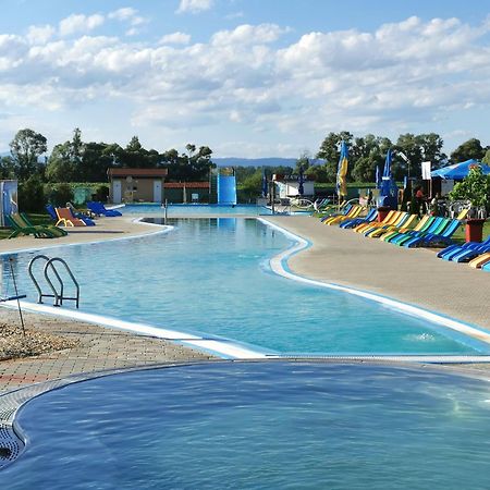 Drevenice Rapovce Novolandia Exteriér fotografie